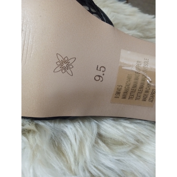 ⭐🆕BCBG black mesh chain ankle strap heels - Picture 8 of 11